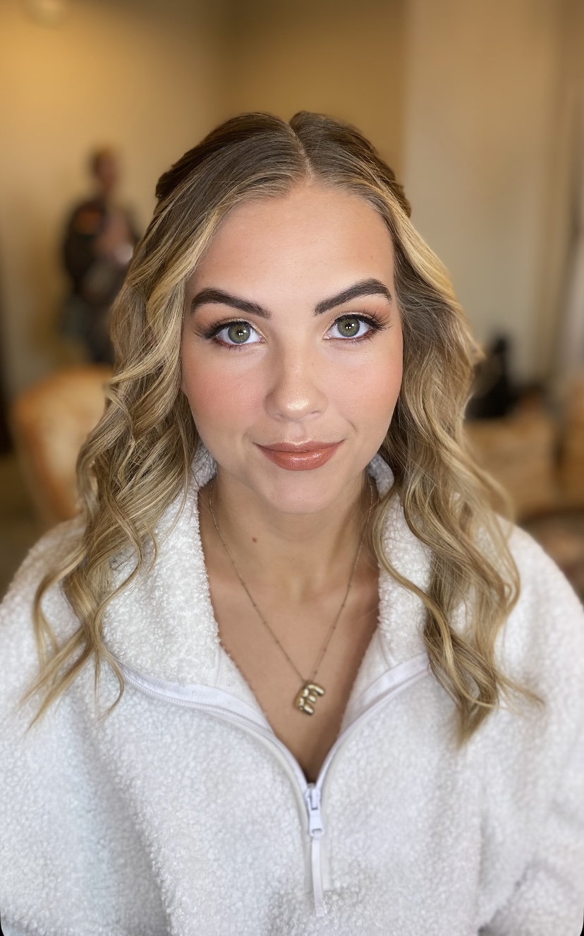 Jamie Lee bridal makeup and hair — photo 23