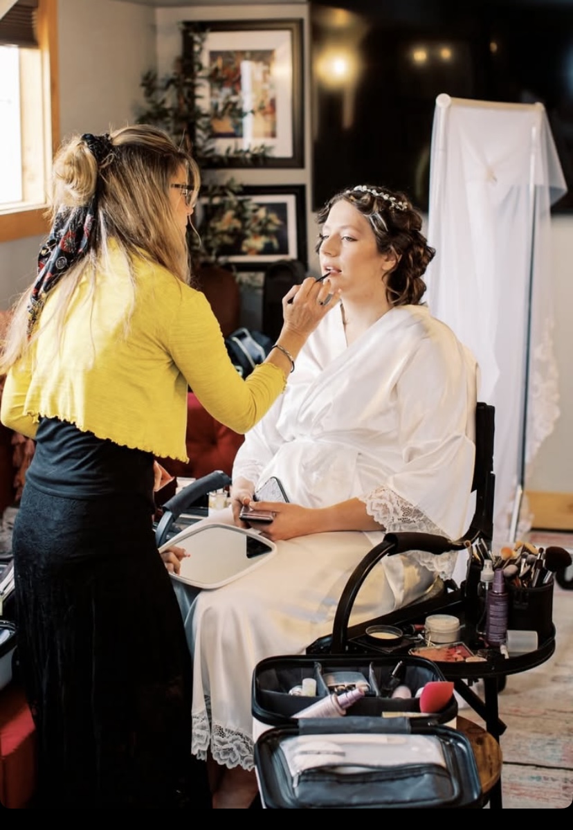 Jamie Lee bridal makeup and hair — photo 30