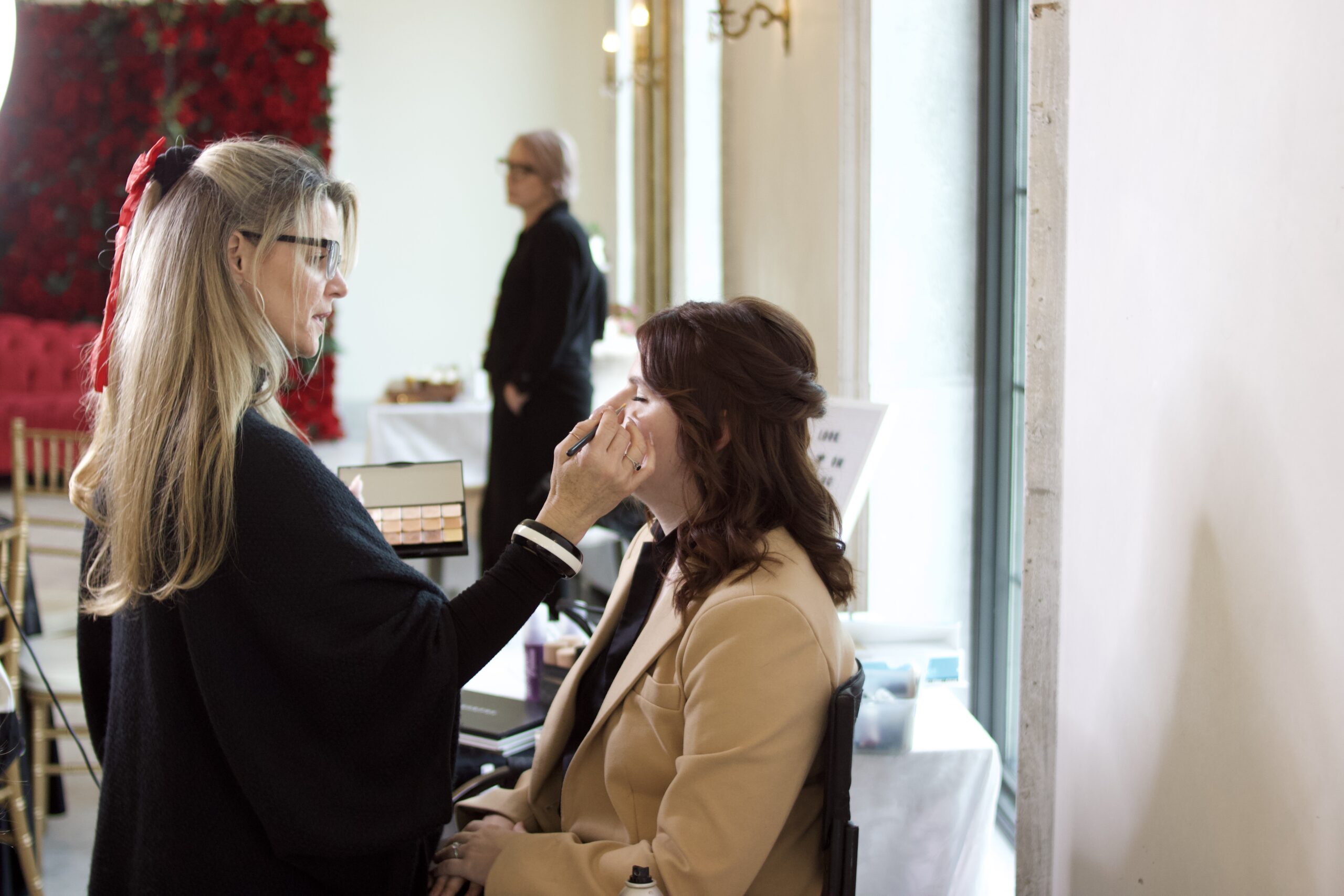 Jamie Lee bridal makeup and hair — photo 38